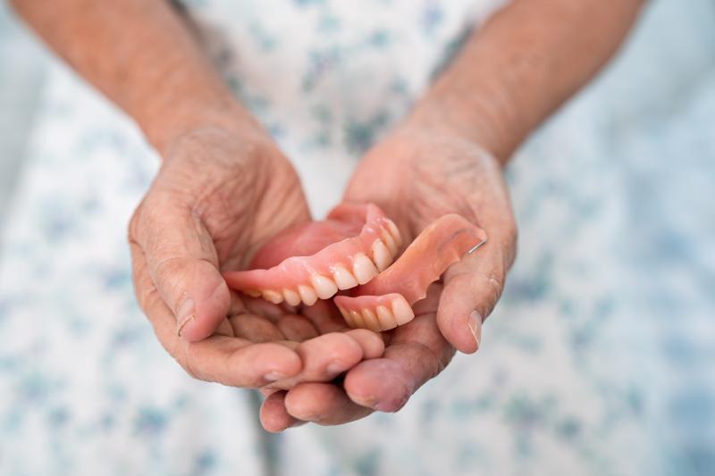 prótesis dentales removibles